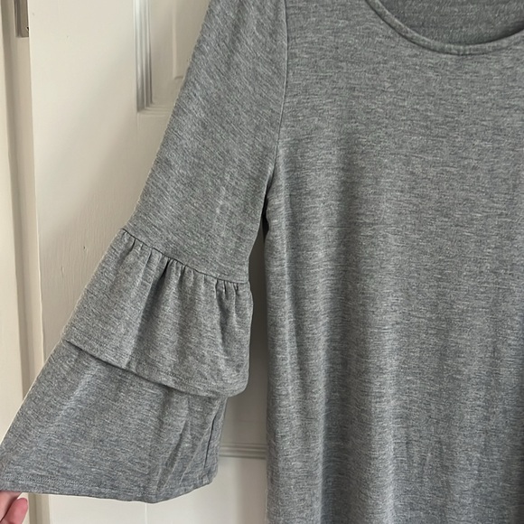 Gray ruffled half sleeve mini/midi dress. Size Medium. Excellent condition. - Picture 3 of 8